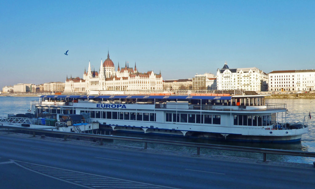 Корабль для мероприятий на 1000 пассажиров (Европа)